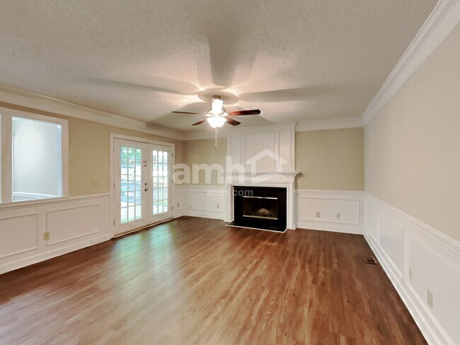 Building Photo - 7401 Kinsmore Ln