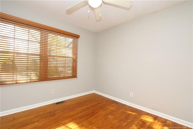 Building Photo - 819 James St