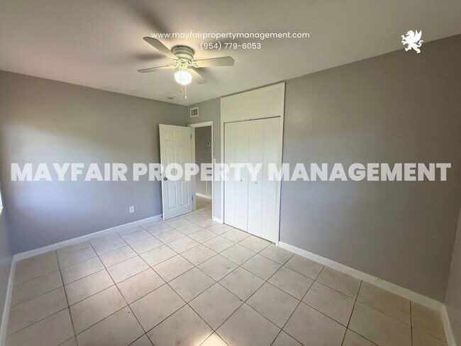 Building Photo - 1204 Chateau Park Dr
