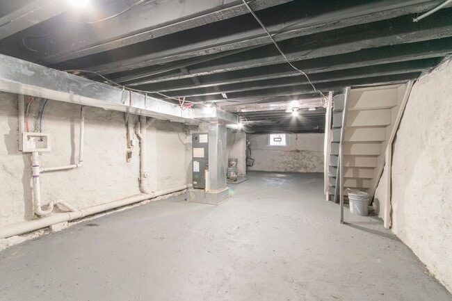 Building Photo - Gorgeous ~ Spacious ~ Brand New 3 Bedroom ...