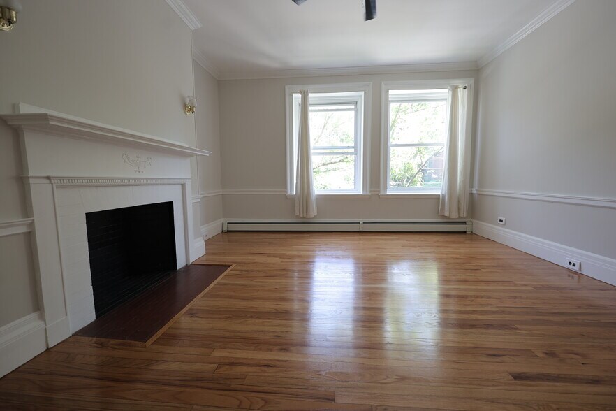 Building Photo - 318 Tappan St