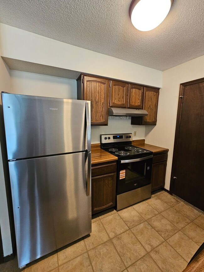 Building Photo - 2 Bedroom 1 Bath Duplex in West Columbia - Updates 2026