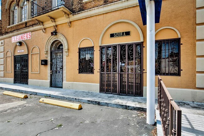 Building Photo - 5208 Harrisburg Blvd