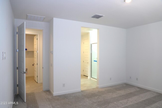 Building Photo - 9316 W Sells Dr
