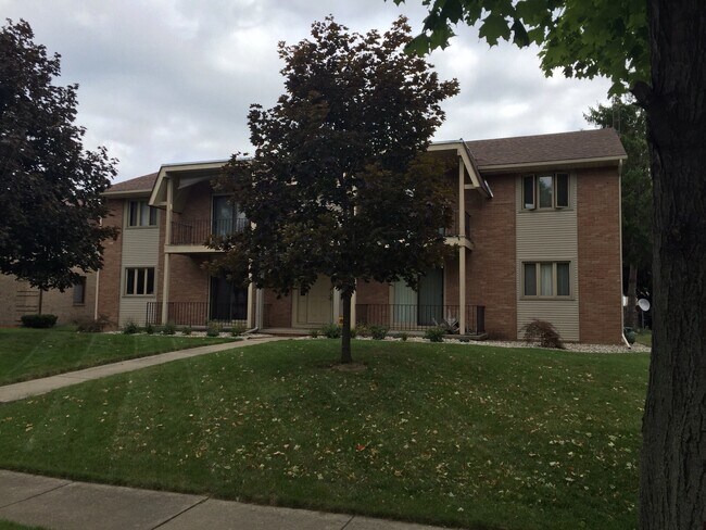 Primary Photo - 5552 Cresthaven Ln