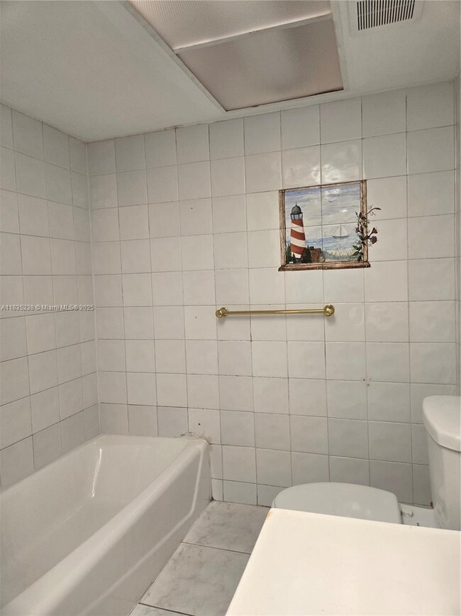 Building Photo - 5401 SW 38th Ct