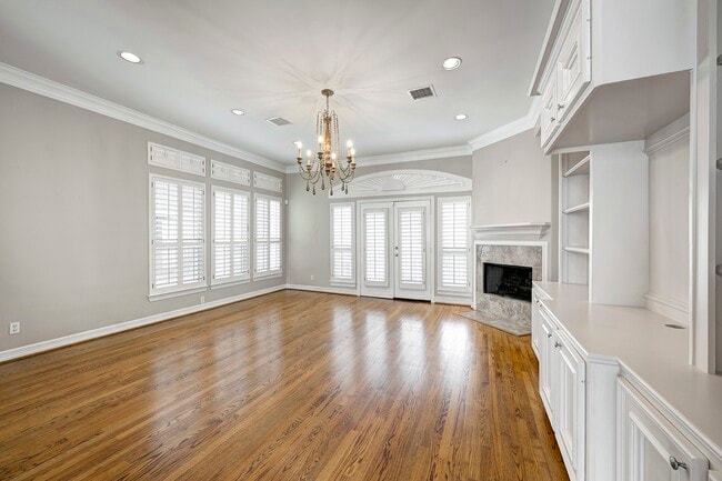 Building Photo - 3318 W Dallas St