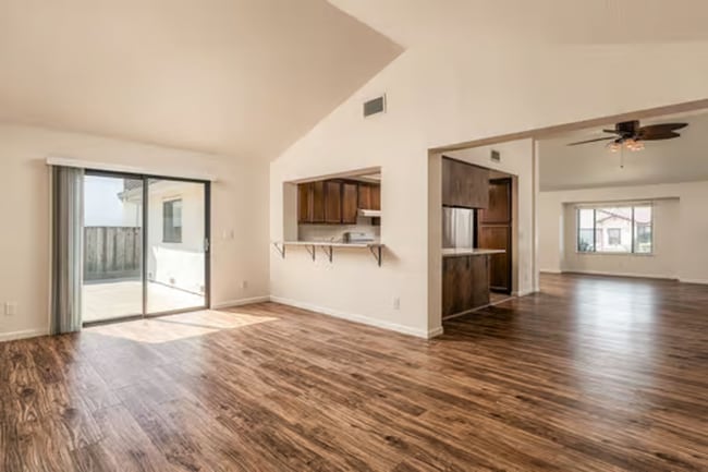 Building Photo - 161 Bender Cir