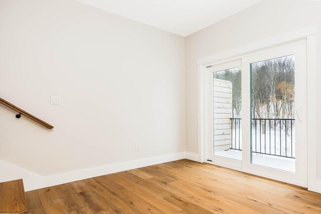 Building Photo - 539 Portsmouth Ave