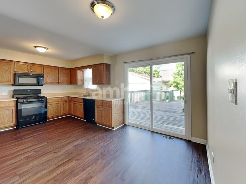 Building Photo - 2407 Joe Adler Dr