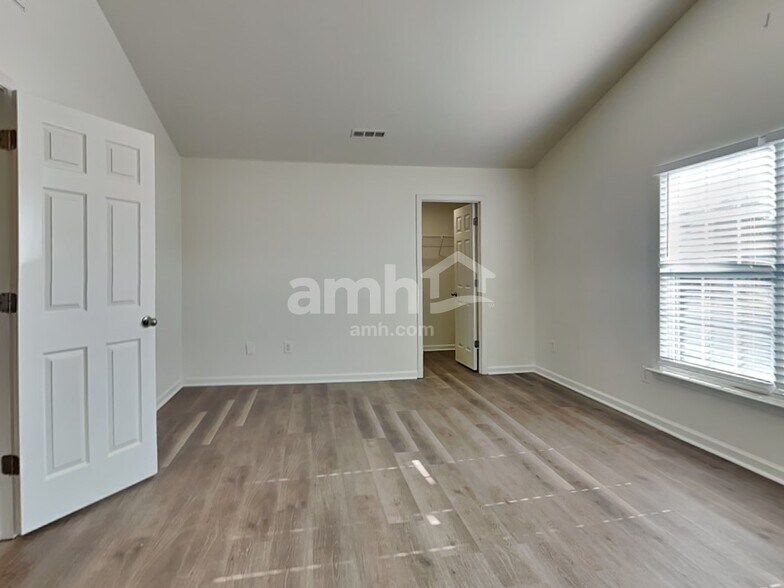 Building Photo - 415 Caperton Way