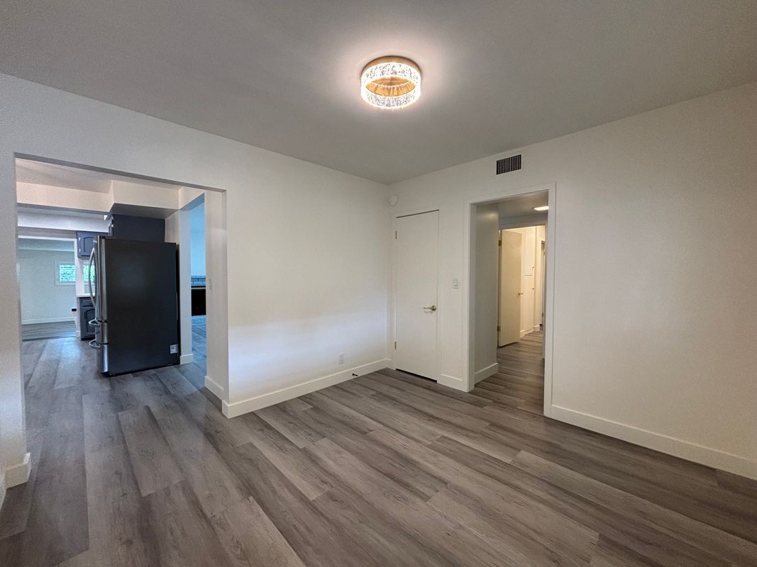 Building Photo - 8356 Vanalden