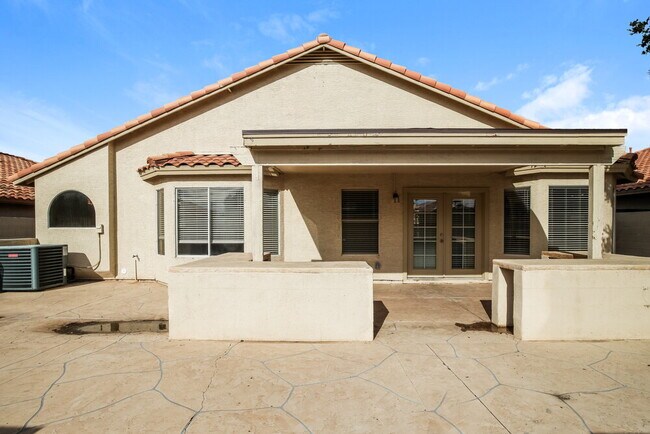 Building Photo - 6925 E Laguna Azul Ave