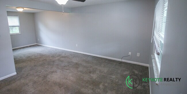 Building Photo - 6426 Silver Pheasant Ct