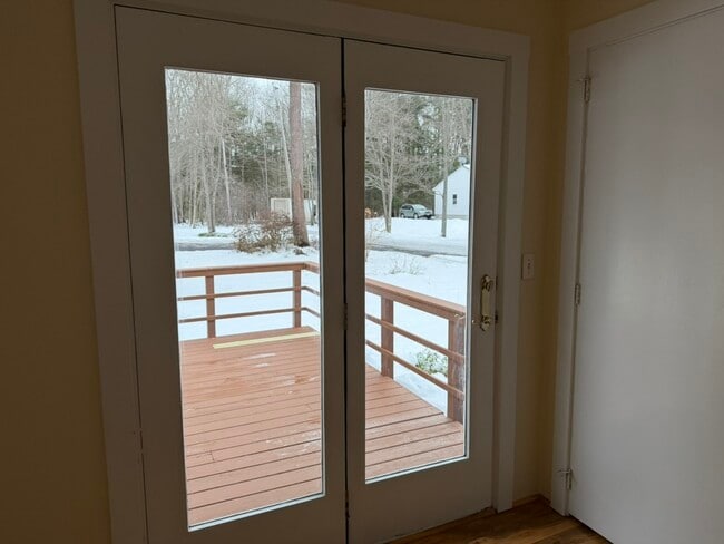 Building Photo - 53 Hennessey Ave