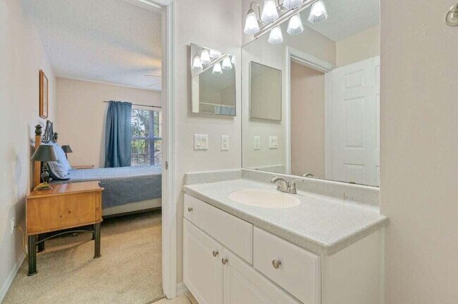 Building Photo - 4276 Calinda Ln