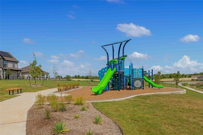 Building Photo - 16900 Adoro Dr