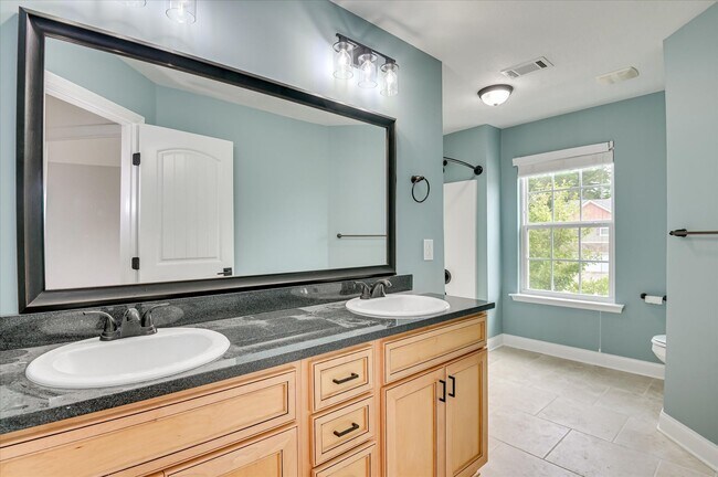 Building Photo - Home For Rent: 765 Mural Lake Ct Grovetown...