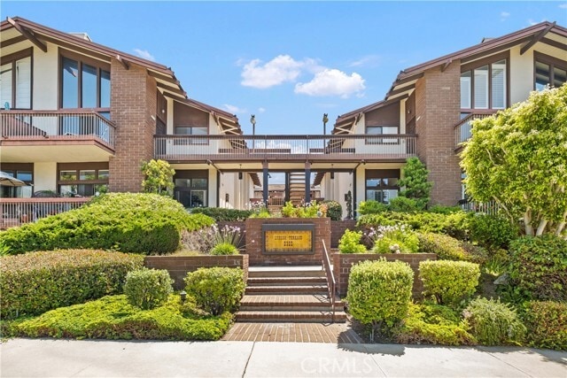 Building Photo - 2322 Palos Verdes Dr W