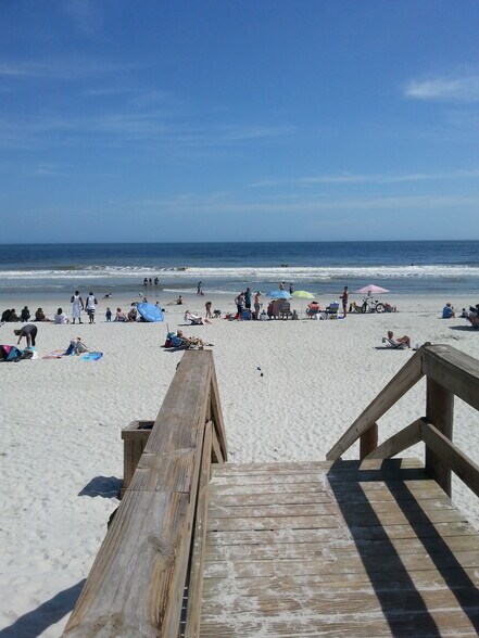 Building Photo - 183 5th Ave S