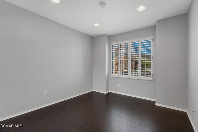 Building Photo - 487 Bernini Ct