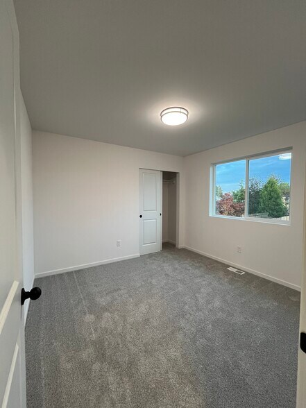 Building Photo - 12130 Bay Heights Pl