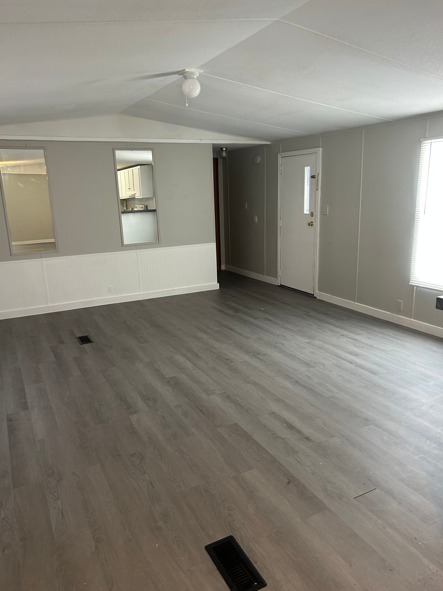 Living Room - 489 Vanzant Rd