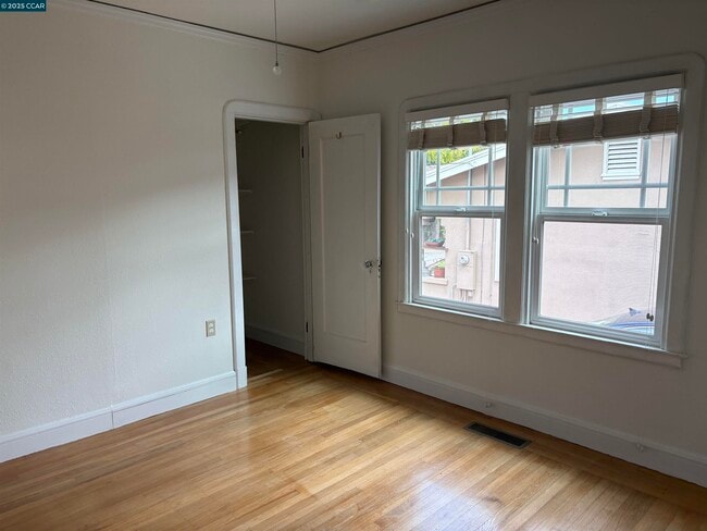 Building Photo - 1140 Arreba St