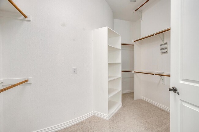 Building Photo - 8201 Choctaw Ln