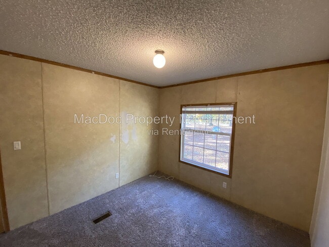 Building Photo - 6280 Mt Airy Dr