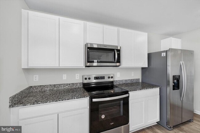 Building Photo - 3155 White Tail Dr