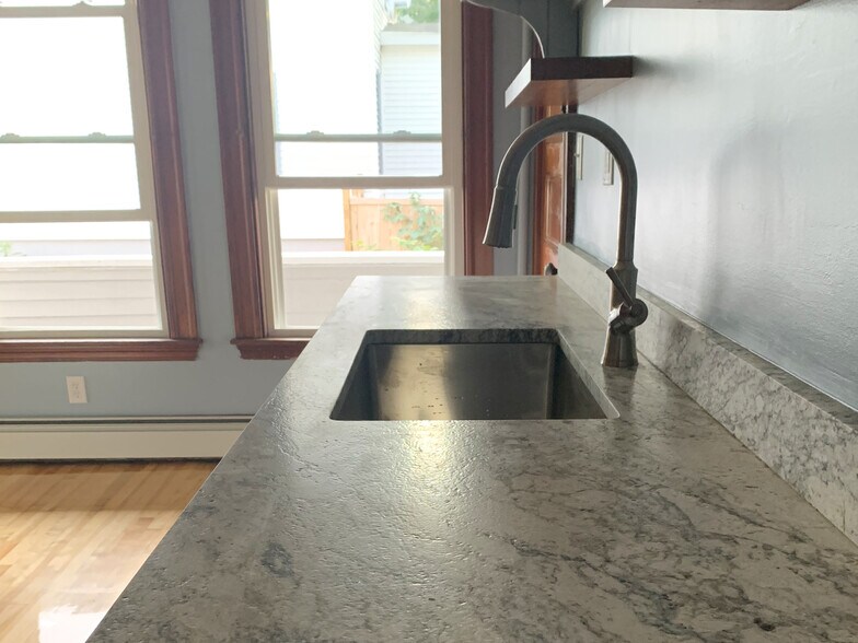 Building Photo - 49 Chapel St