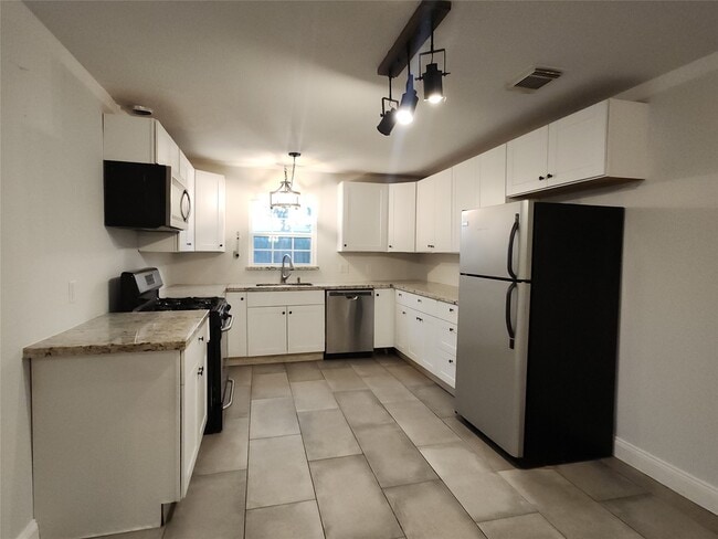 Building Photo - 5231 Balkin St