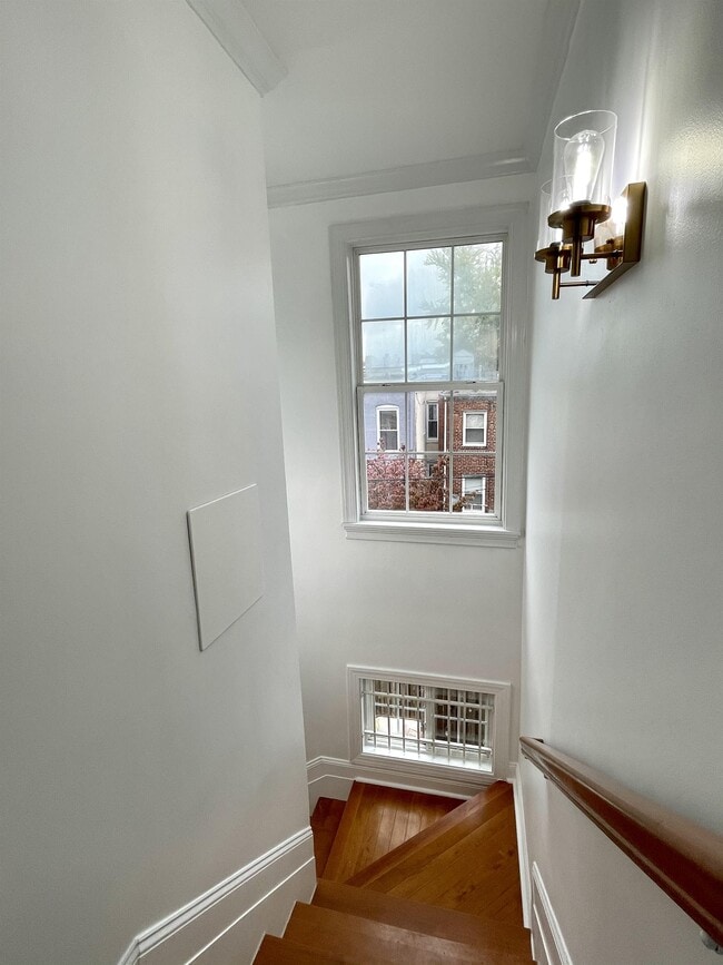 Building Photo - 1656 Kramer St NE