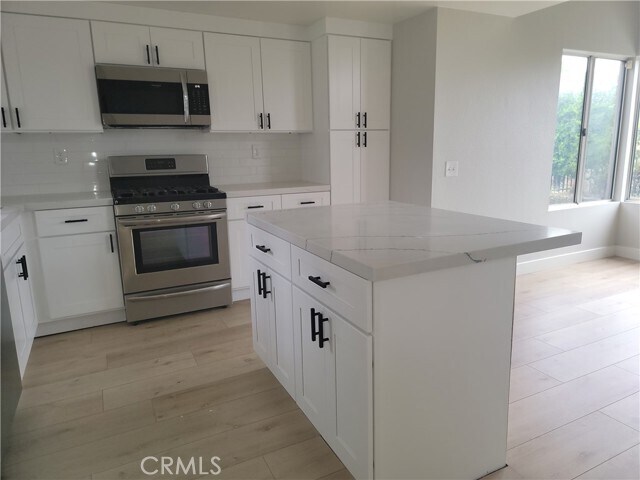 Building Photo - 6053 E Hackamore Ln