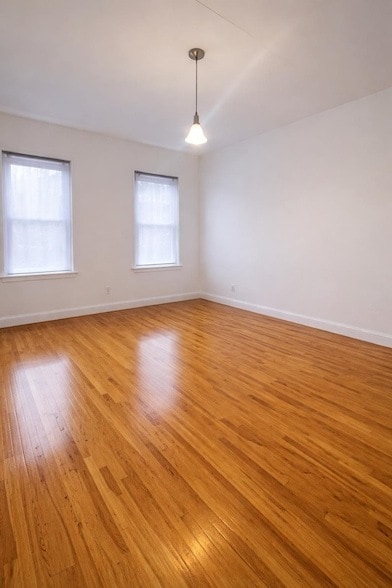 Building Photo - 163 Christopher Columbus Dr