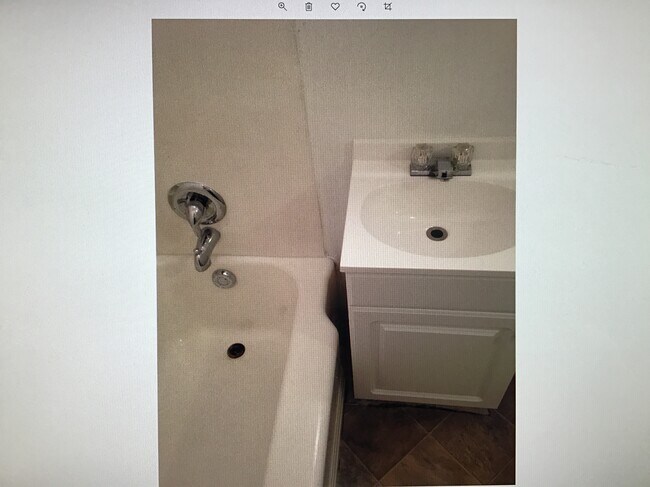 Bathroom - 2737 Knox Ave