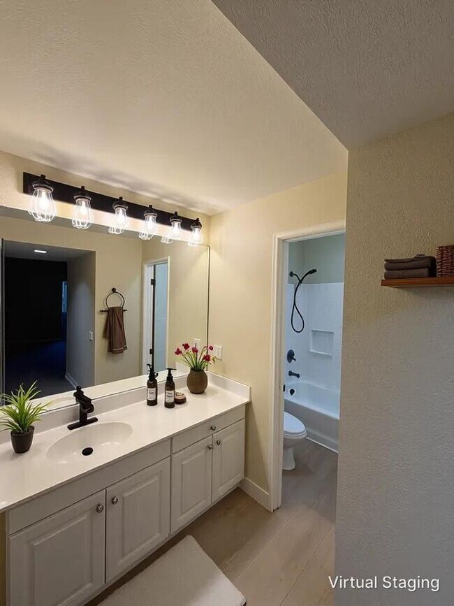 Building Photo - Beautiful 3 Bedroom 2 1/2 Bathroom Granada Hills Townhouse! Must See! Ready For Move-In!