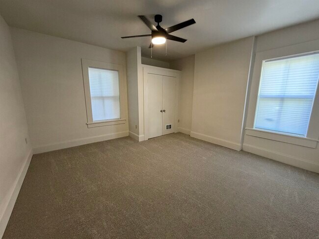 Building Photo - 129 Talbot Ave