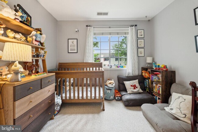 Building Photo - Welcome to this beautifully updated three ...