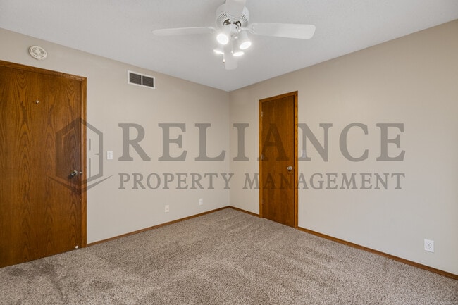 Building Photo - 3826 N Cranberry St