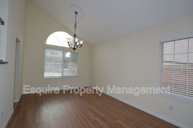 Building Photo - 1906 Kensington Ln