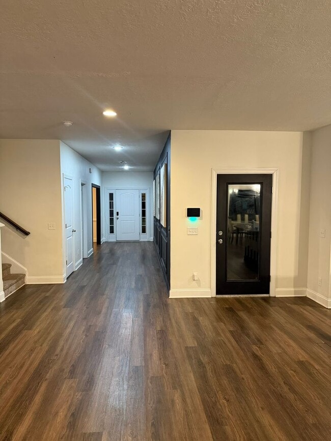 Building Photo - Welcome to your new home!