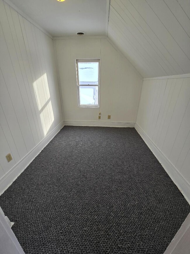 Building Photo - 511 N Genesee St