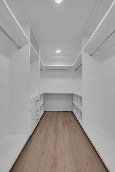 Building Photo - 129 Vintage Cir