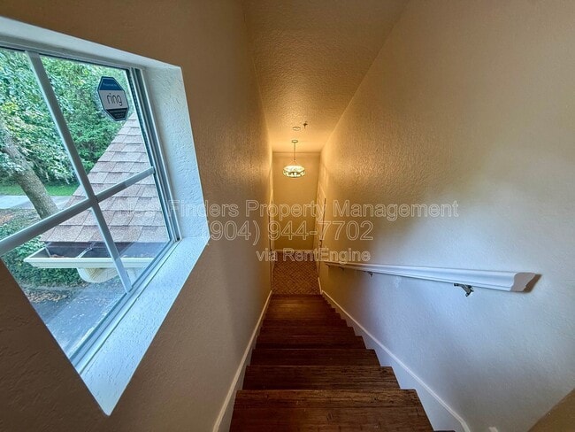 Building Photo - 8539 Gate Pkwy W