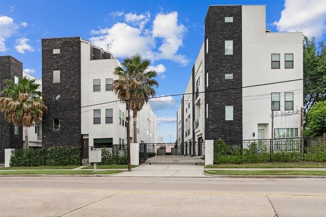 Building Photo - 1621 Wheeler Ave