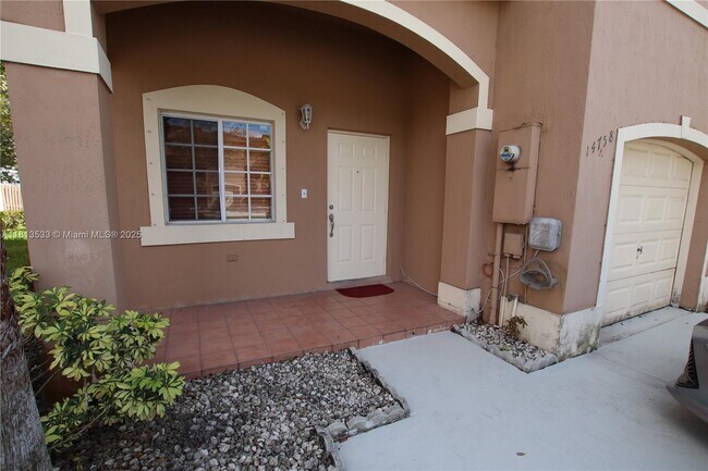 Building Photo - 14758 SW 9th Ln