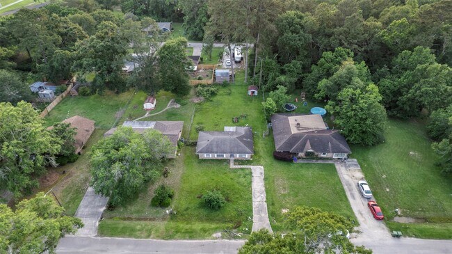 Building Photo - 1204 Crescent Blvd