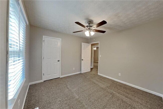 Building Photo - 291 N Briar Ridge
